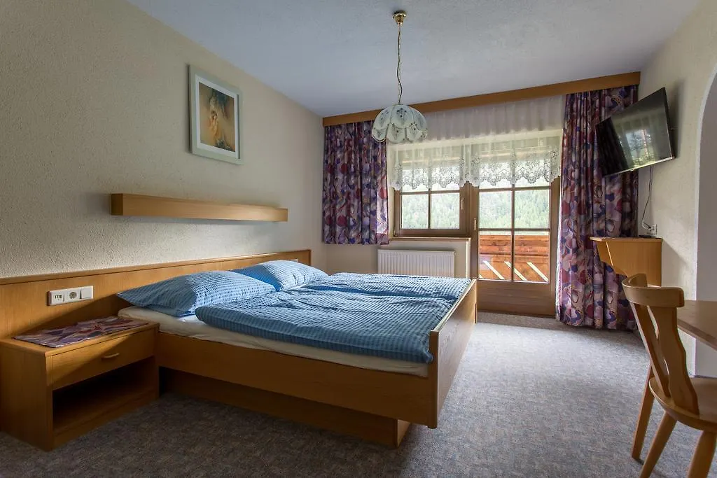 Chrisantenhof Guest House Soelden